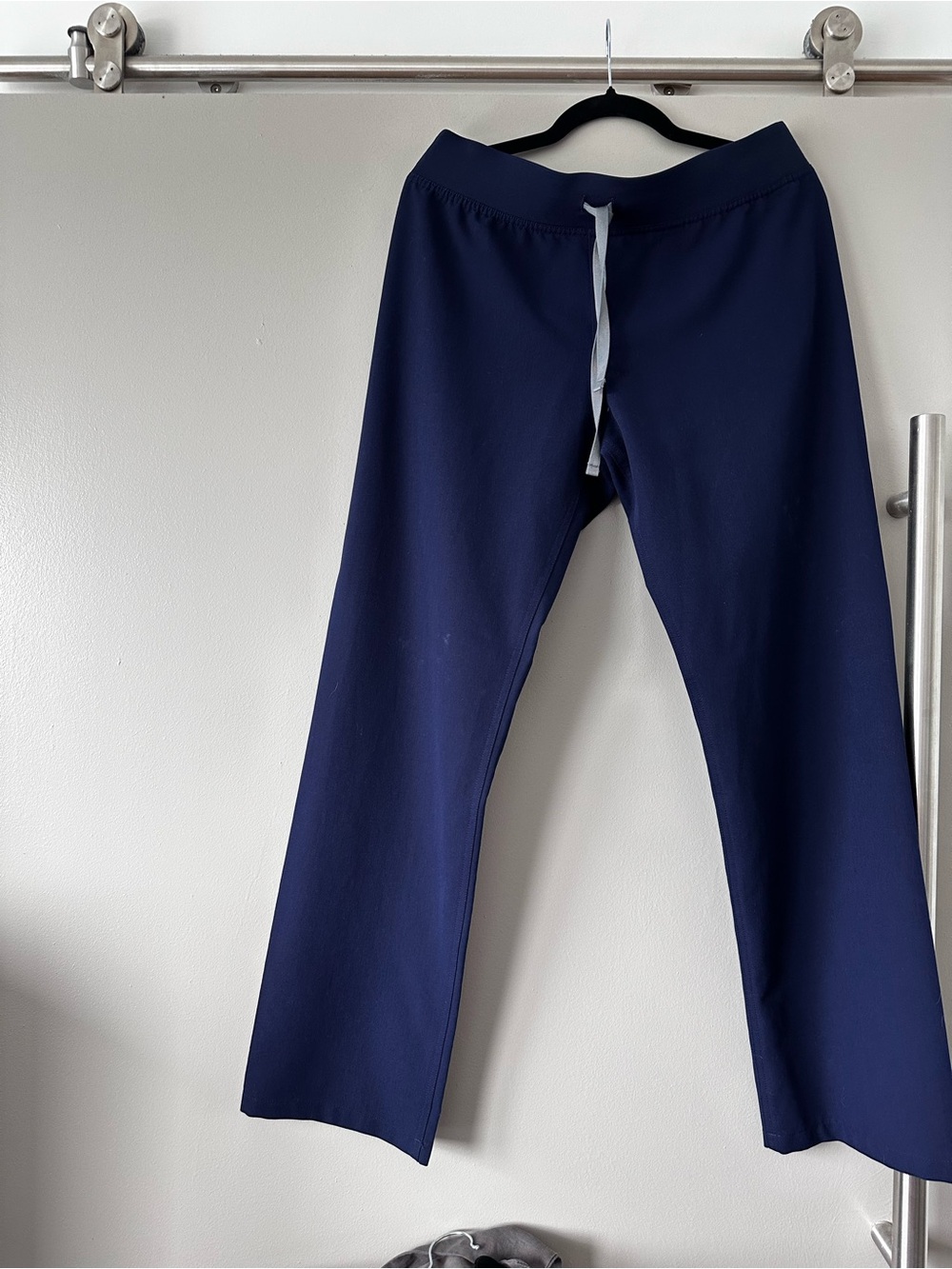 FIGS LIVINGSTON women’s Navy Drawstring Pants. Great condition.
